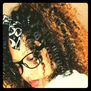 Meet your Posher, Chanel